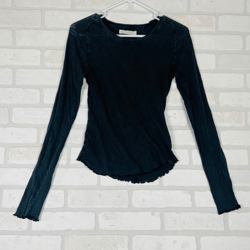 We The Free Free People Long Sleeve Lettuce Edge Top Faded Black Small